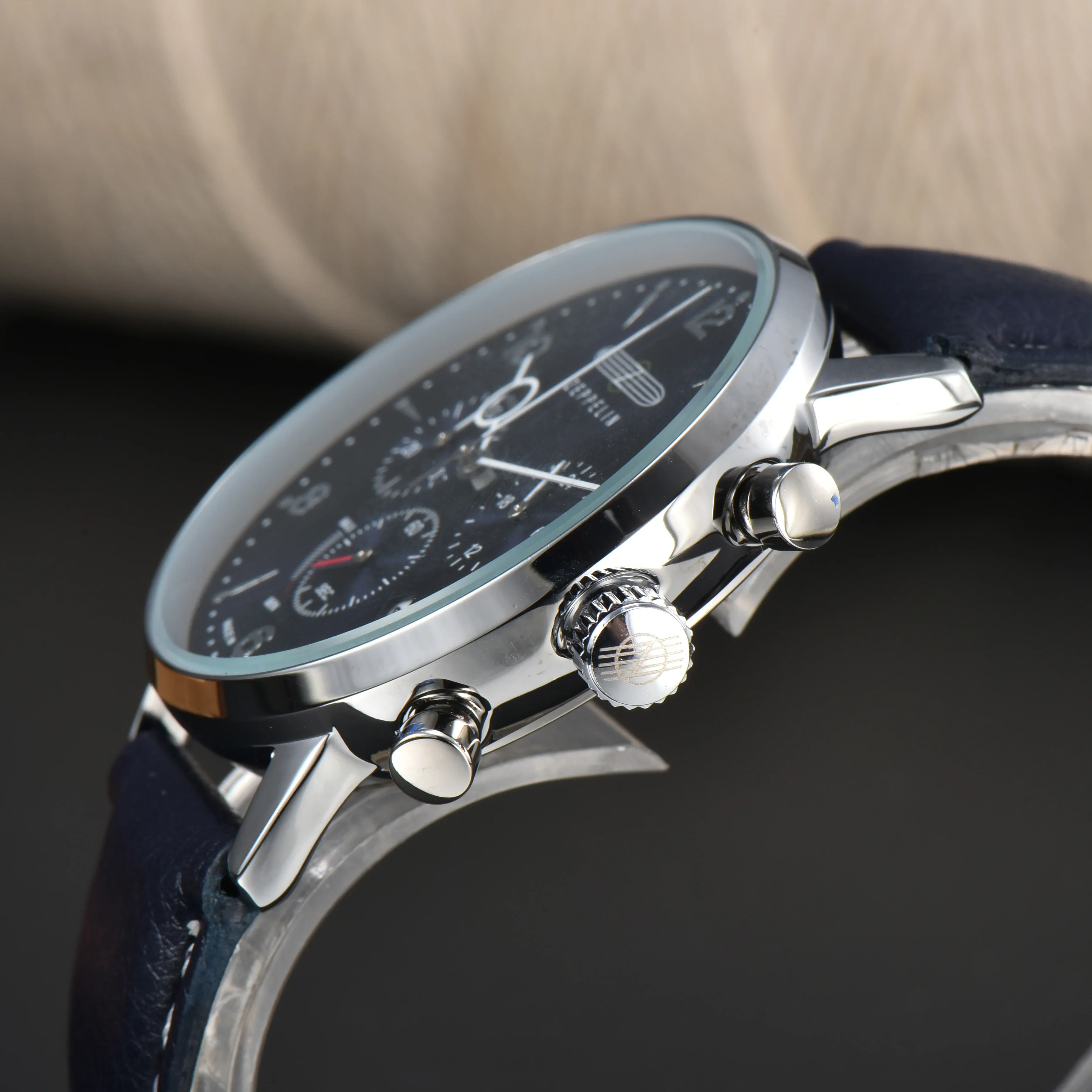 2026 힌덴부르크 제플린 8086-4 오토매틱 데이트 - Smartwatch Touch 리뷰 및 가격